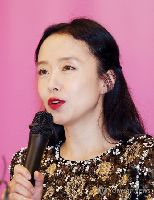 특별전 소감 밝히는 전도연(부천=연합뉴스) 배우 전도연이 14일 오후 경기도 부천시 길주로 고려호텔에서 열린 '제21회 부천국제판타스틱영화제(BiFan) - 전도연 특별전 간담회'에서 취재진의 질문에 답변하고 있다.